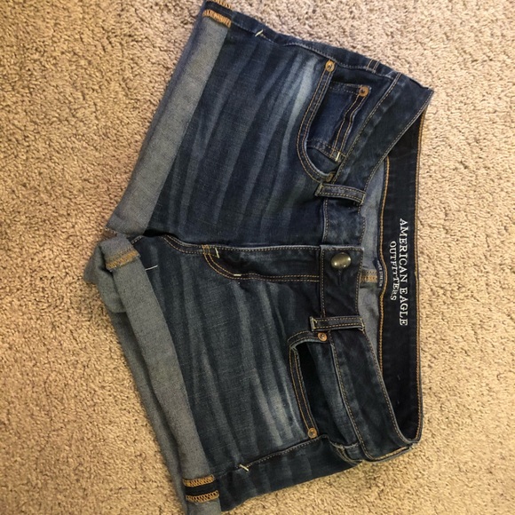 Denim shorts - Picture 2 of 3